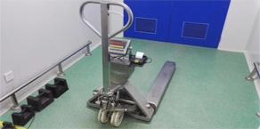 制藥廠500kg全不銹鋼叉車秤調(diào)式安裝客戶現(xiàn)場(chǎng) 制藥廠500kg全不銹鋼叉車秤調(diào)式安裝客戶現(xiàn)場(chǎng)